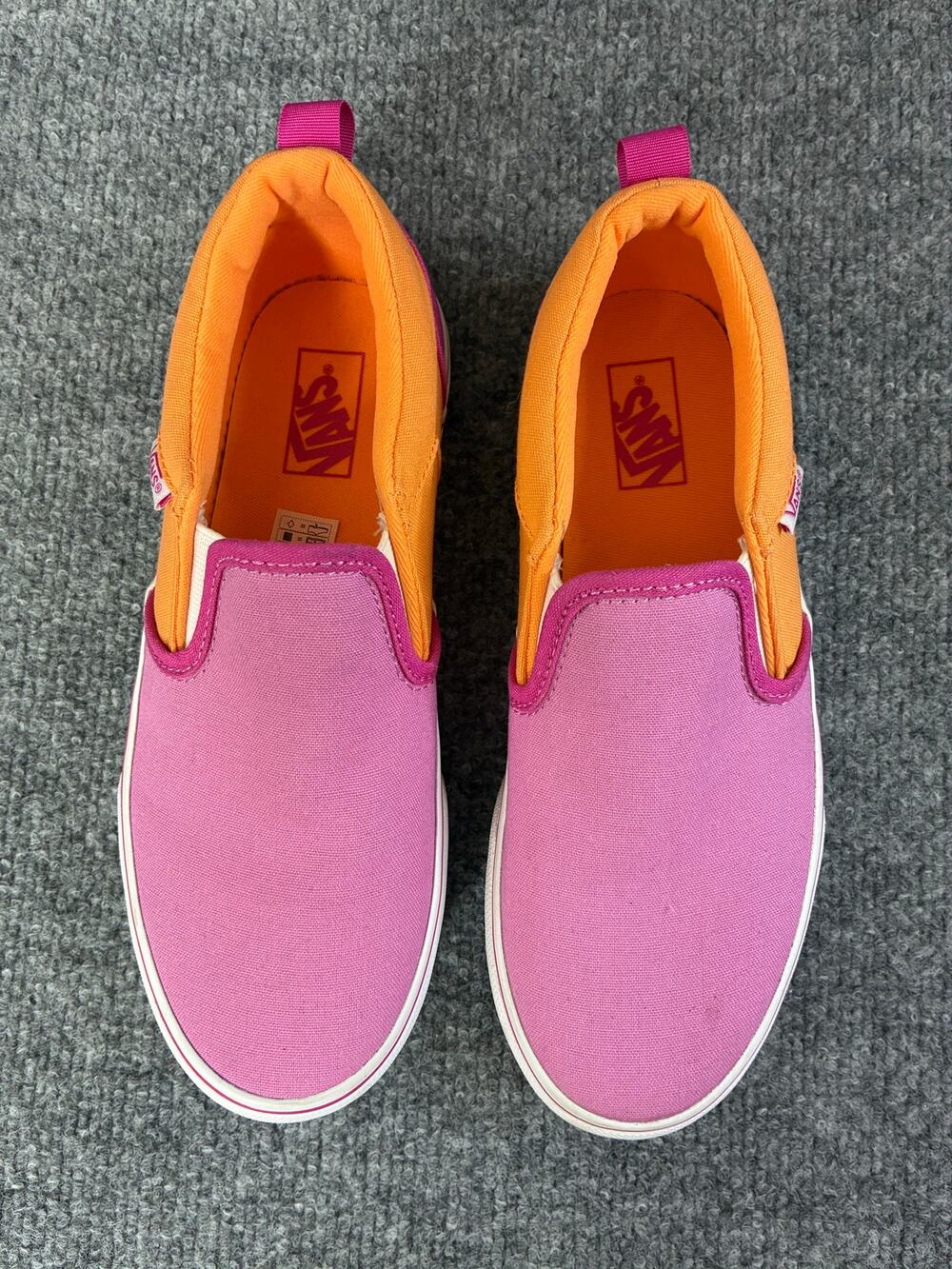 Vans - Size US MISSY 4 - New w/out Tags